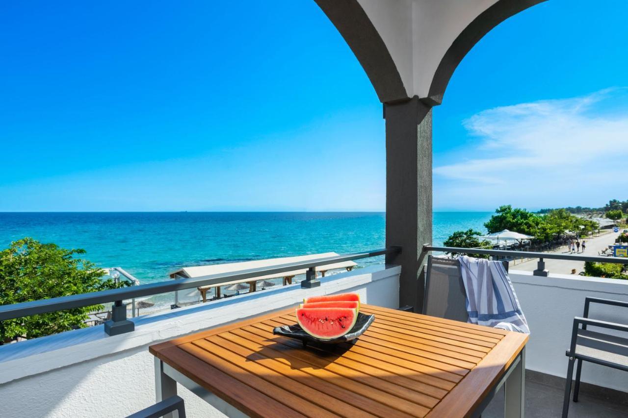 Newstory Suites Posidi Exterior foto