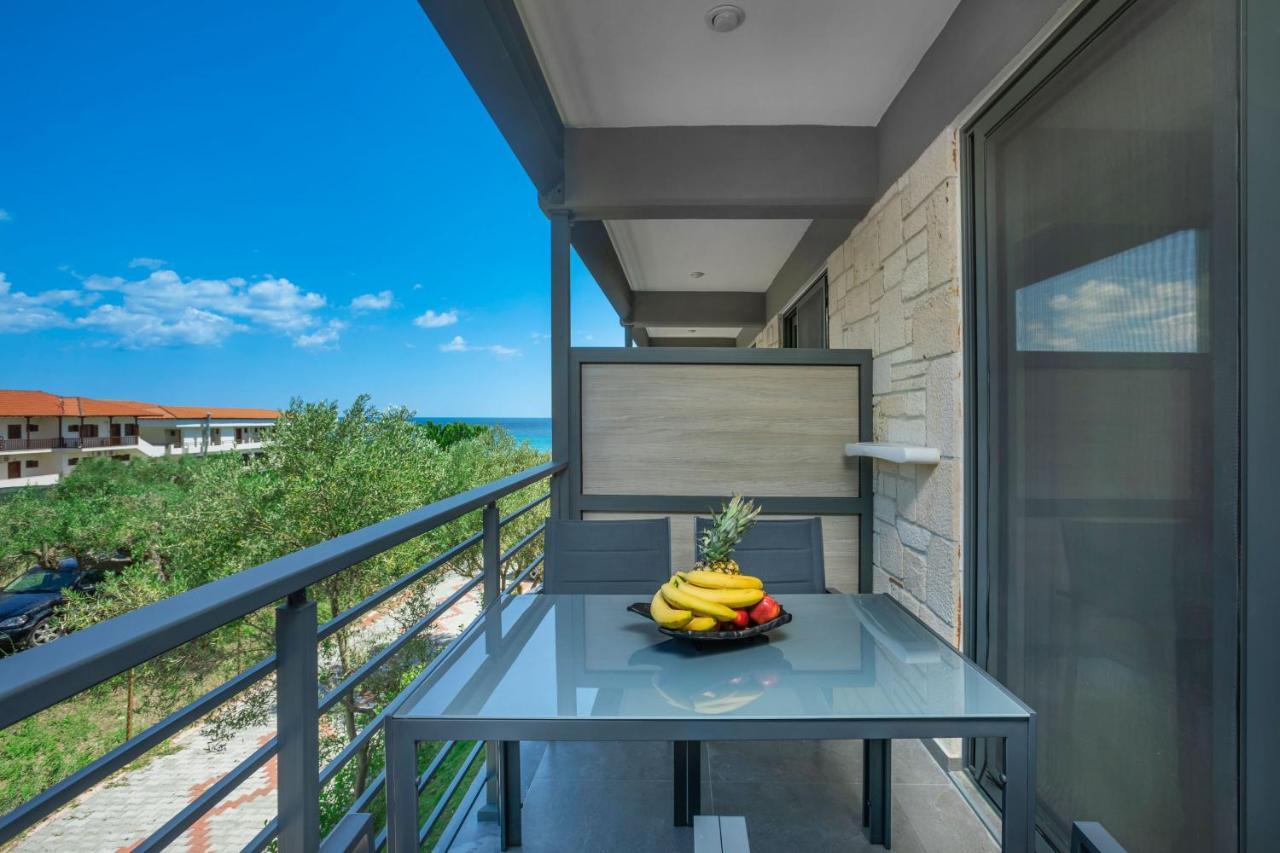 Newstory Suites Posidi Exterior foto