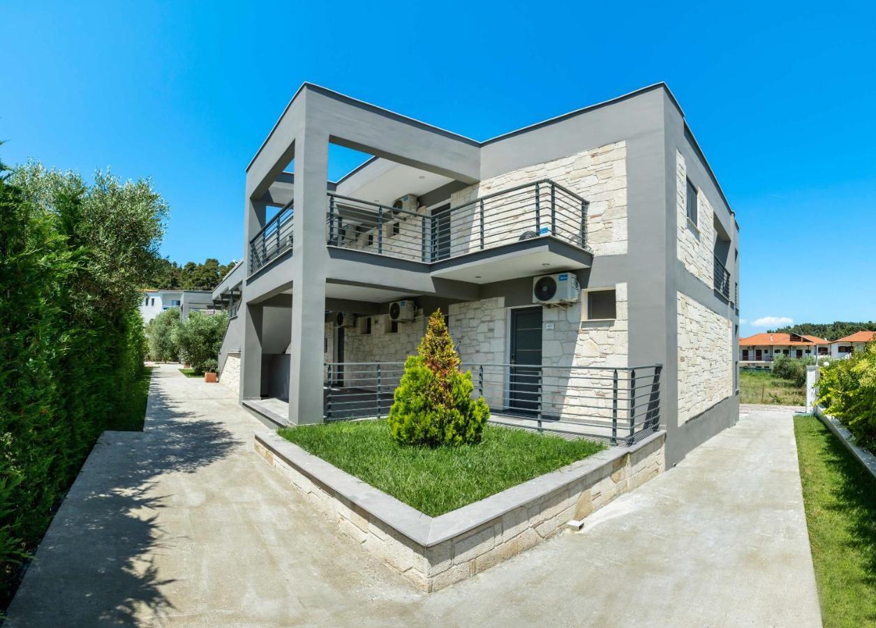 Newstory Suites Posidi Exterior foto
