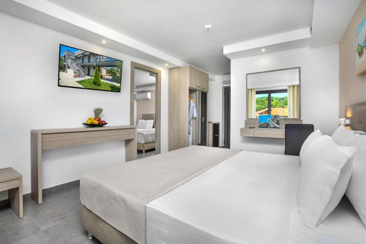 Newstory Suites Posidi Exterior foto