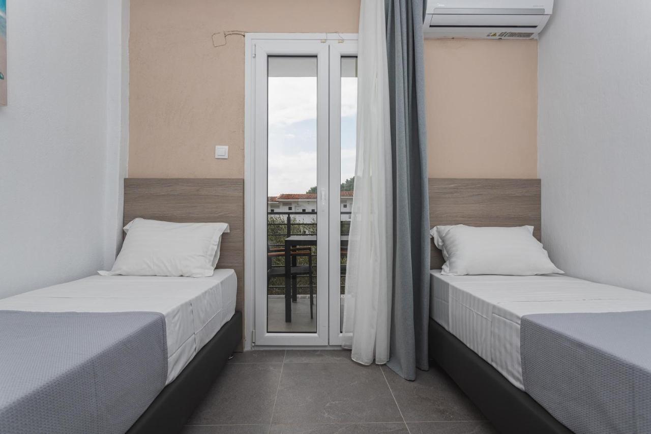 Newstory Suites Posidi Exterior foto
